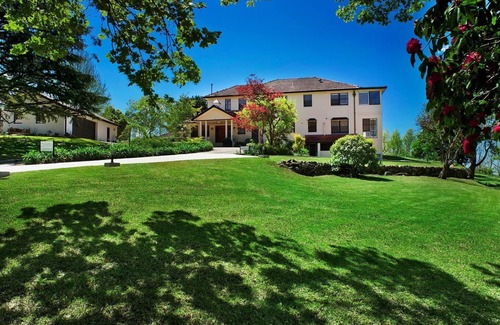 Leura House | St Raphael - Priest's Cottage Leura