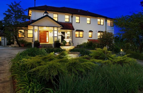Leura House | St Raphael - Priest's Cottage Leura
