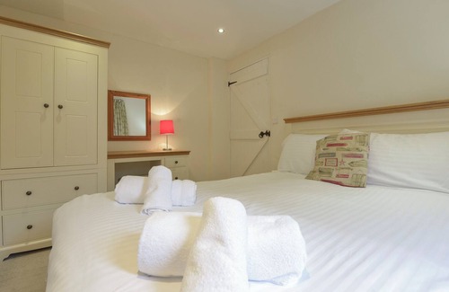 Beaworthy Cottage | STABLE COTTAGE, pet friendly, with a garden in Halwill Junction