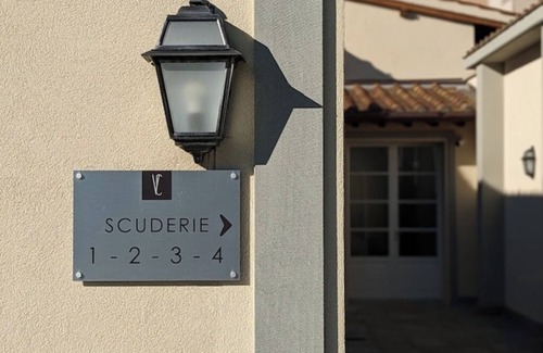 Novoli - San Donato Apartment | Stables 2 | Apartment Villa Carobbi