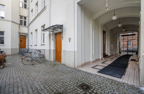 Praga Apartment | Stadion Narodowy 45m2, Top Location, Metro by Rentujemy