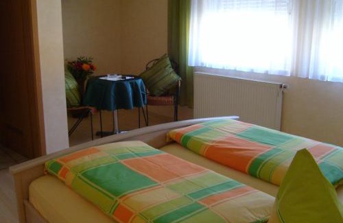 Gruenstadt House | StadtCafé Pension