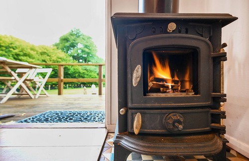 Blackham Cottage | Stag Shepherds Hut - a holiday let that sleeps 4 guests in 1 bedroom