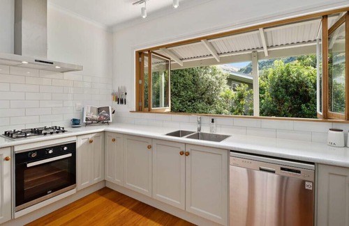 Arrowtown Cottage | Stags Head Cottage - Arrowtown Holiday Home