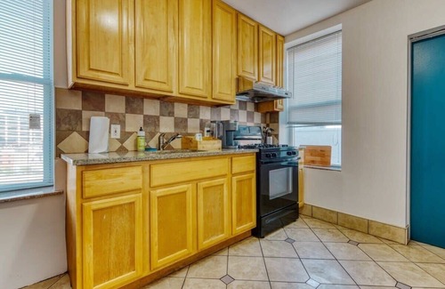 Chinatown Apartment | Stairway | 3BR Apt w W/D, Home Theater