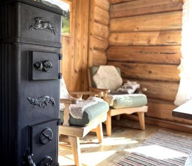 Skjaak House | Stallen - koselig lite hus på gårdstun