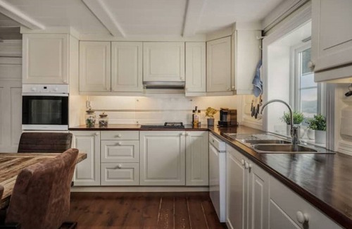 Skeikampen Villa | Stamp and Sauna! Small Farm With Fantastic View!