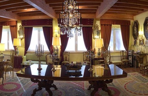 Bretun House | Standard 4 House of the Rock