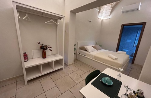 Pulsano Bed & Breakfast | Standard Double Room – Comfort in Pulsano Old Town