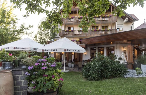 Donzdorf Apartment | Standard double room with shower and WC