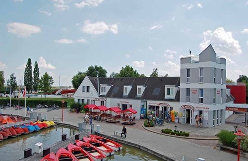 Rust Bed & Breakfast | Standard Dreibettzimmer - Hotel am See Rust