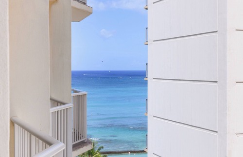 Waikiki Hotel | Standard King Room at Park Shore Waikiki