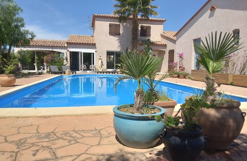 La Palme Villa | Standing building, swimming pool, 5 minutes from the sea.