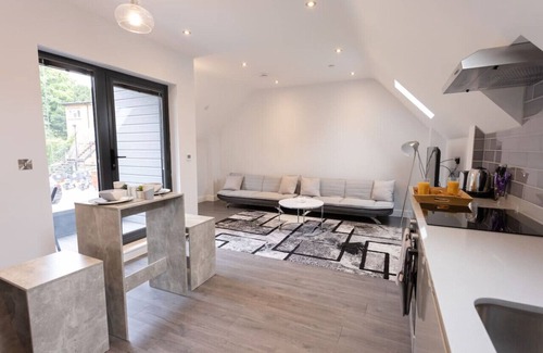 Stanmore Apartment | Stanmore Central - First Floor Luxury One Bedroom