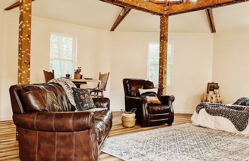 Travelers Rest Apartment | Star-Lit Dome Suite