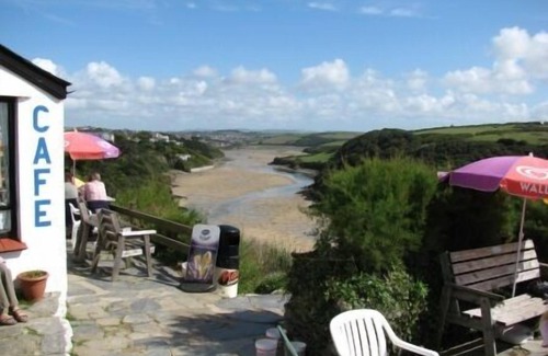 Crantock Cottage | Starfish Cottage - Crantock Beach North Cornwall sleeps 8, parking for 2 cars