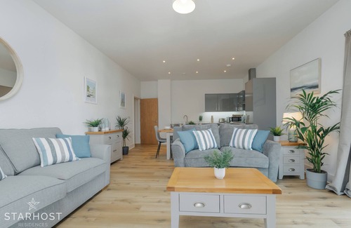 Newbury Apartment | StarHost Residences - Brand New 2-bed Apartment in Central Newbury