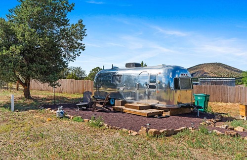 Williams House | Starlight Streamer - Cozy Airstream Escape in Williams, AZ