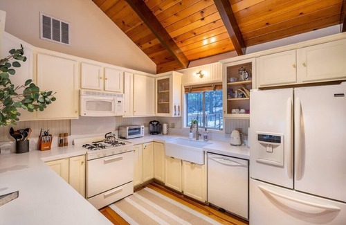 Big Bear Lake Cabin | Starry Night Cabin