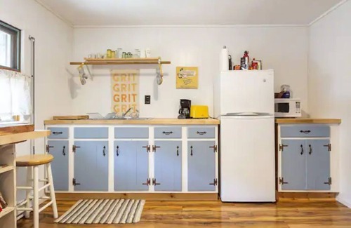 Palenville House | StarryPinesCottage w Salt Hot Tub & Cedar Sauna Mins to Slopes