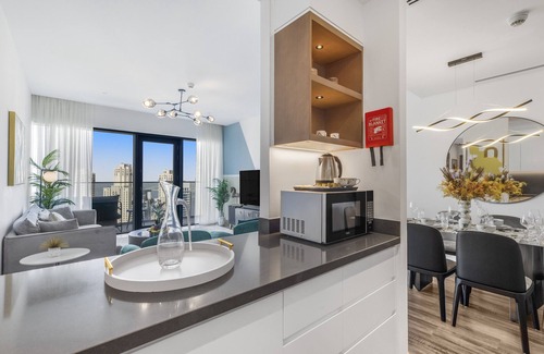 Dubai Marina Apartment | Startling 3BR Apt w/Marina View at VIDA Marina