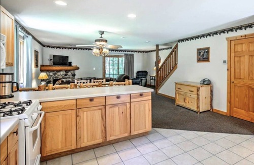 Oglesby House | Starved Rock Adventure Villa