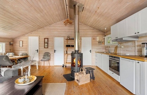 Bjerkreim Cabin | Stavtjørn Apline Lake Haven