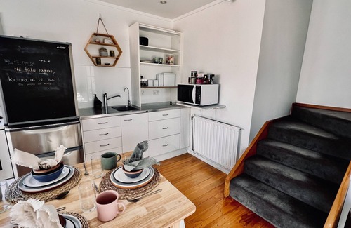 Rotorua House | Stay at a 100 y.o. geothermal property in central Rotorua!