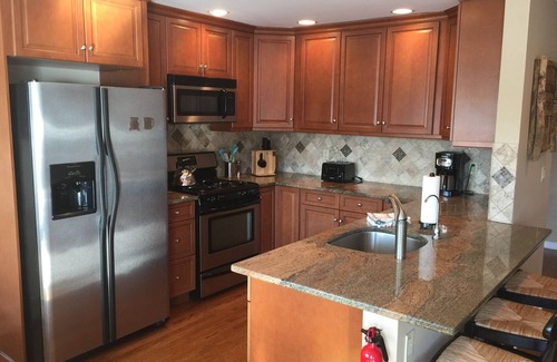 Glasser House | Stay at beautiful Leisure Lake Lodge