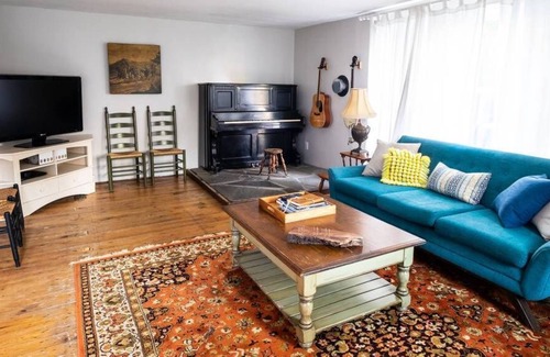 Cornwall-on-Hudson House | Stay at Sparrow House: A Cozy, Waterfront Retreat in the Hudson Valley