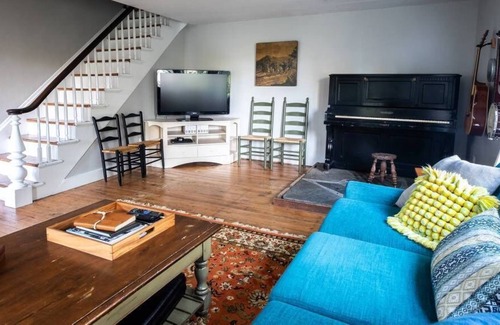 Cornwall-on-Hudson House | Stay at Sparrow House: A Cozy, Waterfront Retreat in the Hudson Valley
