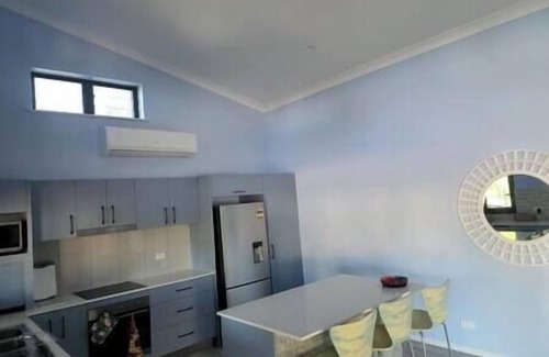 Wongaling Beach House | Stay at the Beach House on Koda