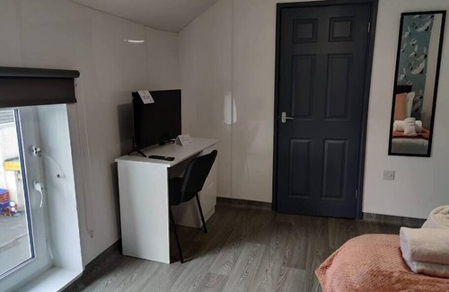 St. Thomas Apartment | Stay at the Osterley - Room 7