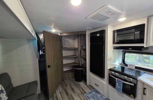 Perry House | Stay at The Rusty Hooker a Cozy Camper in Perry Fl