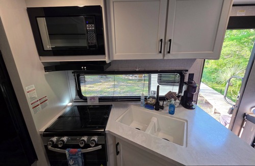 Perry House | Stay at The Rusty Hooker a Cozy Camper in Perry Fl