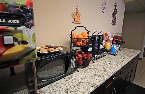 Tri-Cities Resort | Stay in Comfort in Kennewick, WA! 2 Family-friendly Units w/Complimentary BFast