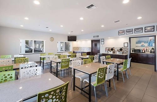 Tri-Cities Resort | Stay in Comfort in Kennewick, WA! 2 Family-friendly Units w/Complimentary BFast