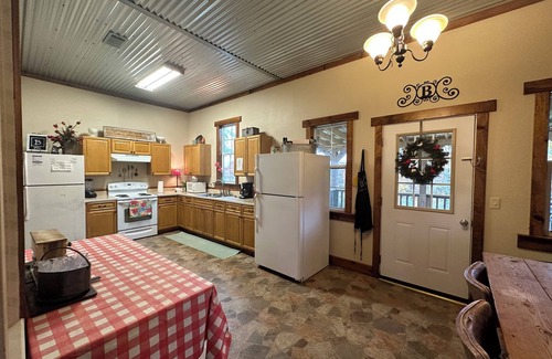 Gillham House | STAY IN PEACE AND HISTORY