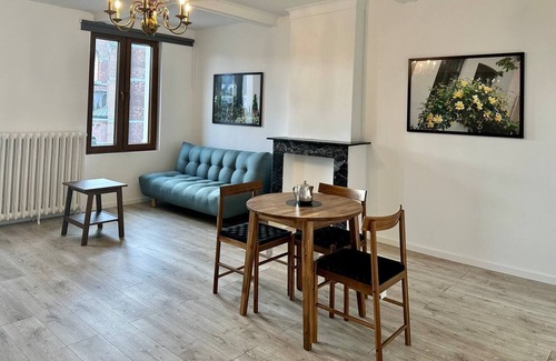 South Antwerp Condo | Stay in Photographers' Gallery