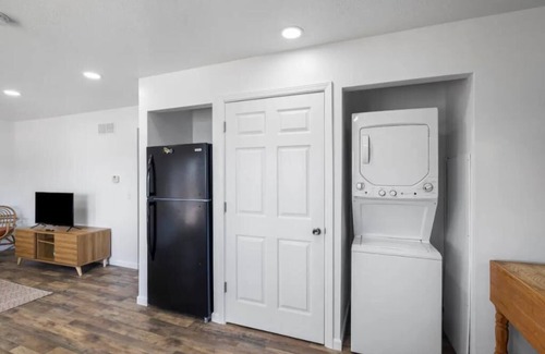 Kimberling City Apartment | Stay Lakeside! Serene and Stylish w/Hot Tub, BBQ