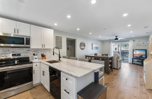 Sea Isle City Condo | Stay near the Sea Isle City Beach in our cozy 3-bedroom condo.