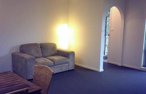 Wagga Wagga House | Stay on the Simmons Apartment