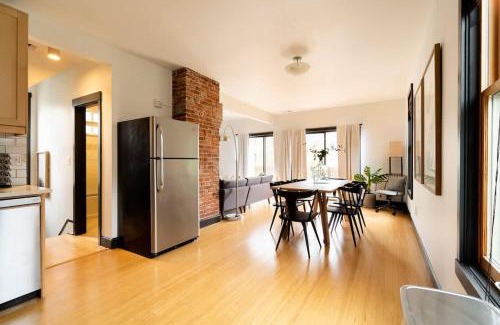 Uptown House | Stay Portland - Scandinavian Loft - NW 23rd & Espresso Shops