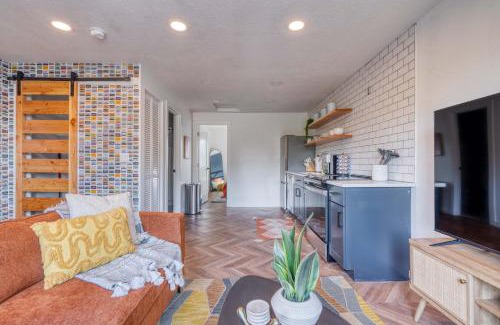 Woodstock Apartment | Stay Portland - The Perfect Retro Portland Retreat - Vintage Shops