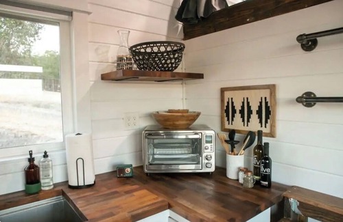 Paso Robles Cottage | Stay Stallion, Paso Robles TINY HOUSE