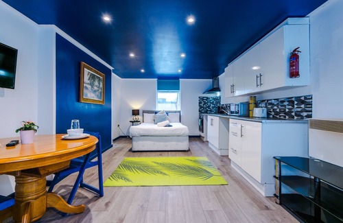 Fleetwood Apartment | Stay With Empire - Windsor Terrace