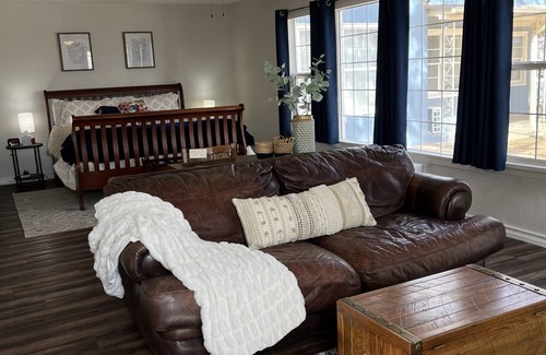 Lubbock Apartment | Stay with US at "The Airstream"- located at Lubbock RV Park, 1 mi from airport!