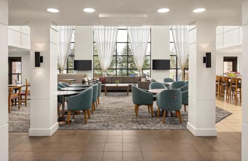 West Bloomington Hotel | Staybridge Suites Minneapolis-Bloomington by IHG