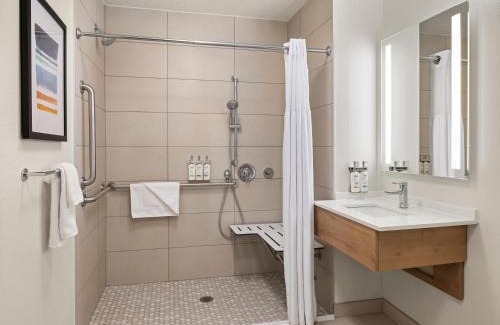 West Bloomington Hotel | Staybridge Suites Minneapolis-Bloomington by IHG