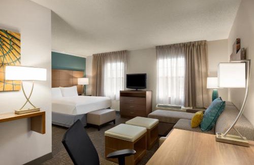 Tampa Hotel | Staybridge Suites Tampa East- Brandon by IHG
